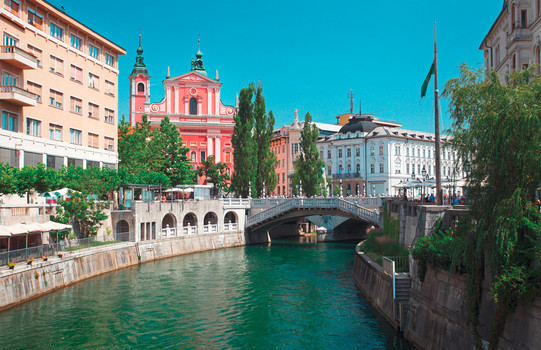 Fluss Kanal in der Stadt | Ljubljana