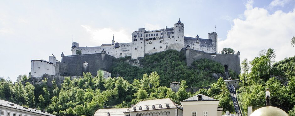 Kapitelplatz overlooking the Hohensalzburg Fortress | Salzburg  | © Salzburg Tourismus | Bryan Reinhart