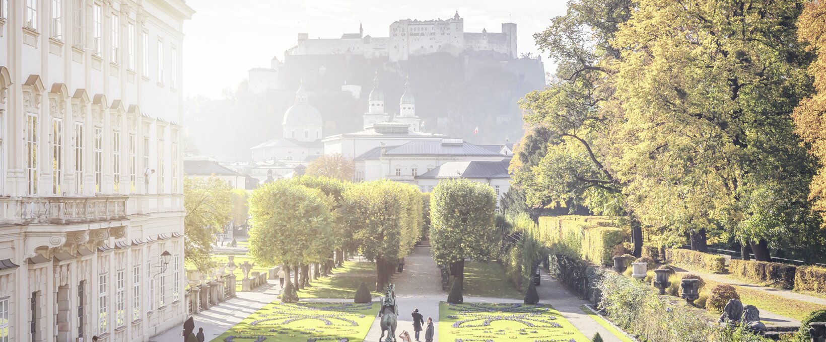 Mirabell garden with view to the Hohensalzburg | Salzburg 