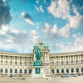 Hofburg mit Statue | Wien