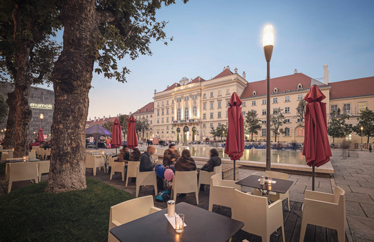 Museum quarter in the evening | Vienna | © WienTourismus | Christian Stemper