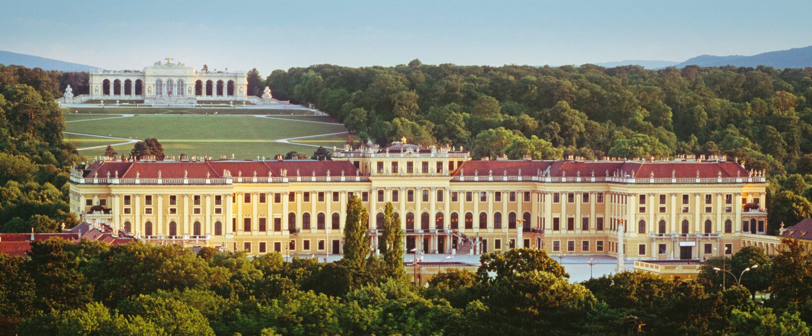 Schloss Schönbrunn Grand Suite: Übernachten Sie im Schloss in Wien