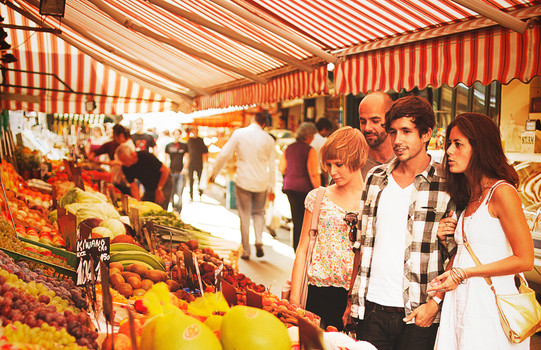 Naschmarkt fruit stand | Vienna | © WienTourismus | Peter Rigaud
