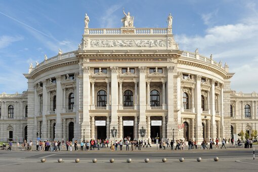 Burgtheater Vienna exterior view | Vienna | © Georg Soulek | Burgtheater