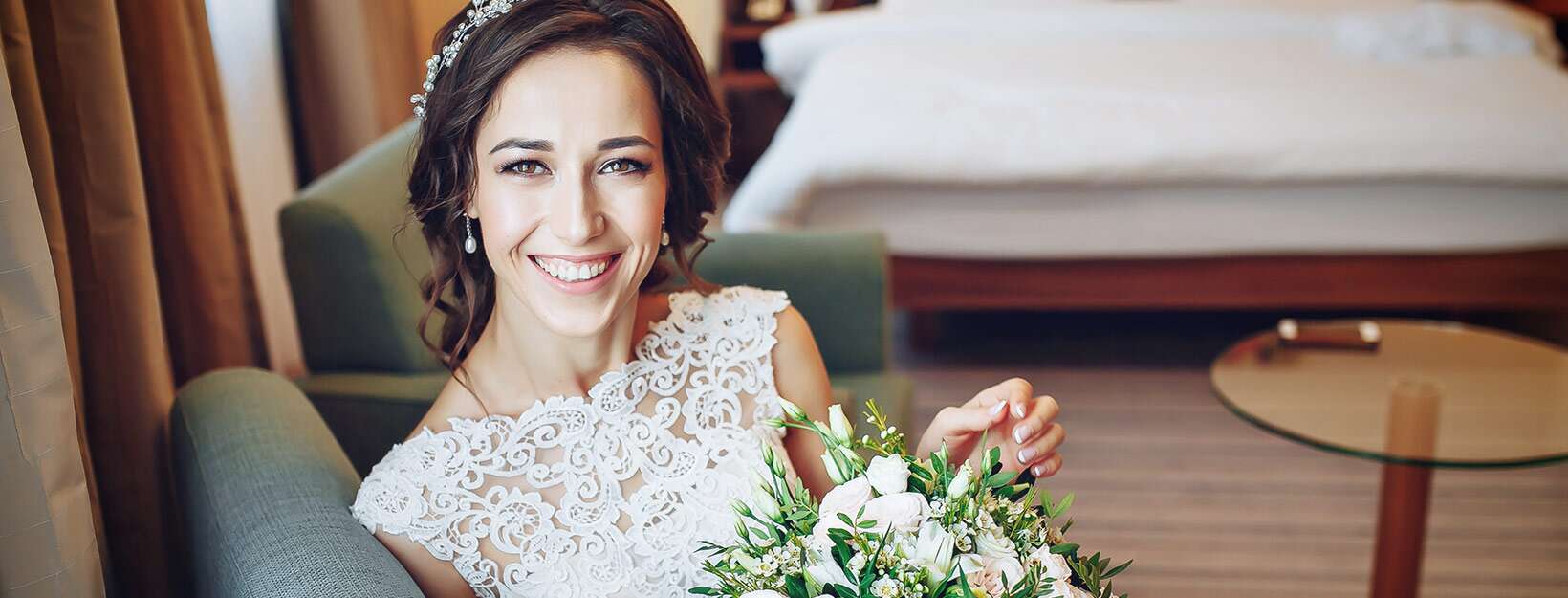 Braut im Hotelzimmer