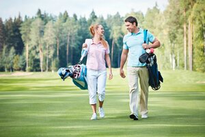 Pärchen am Golfplatz