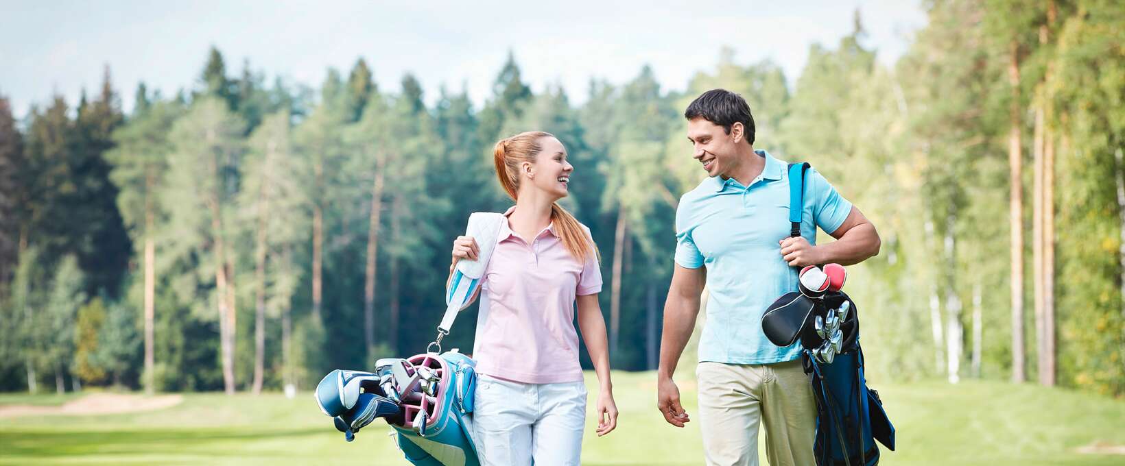 Pärchen am Golfplatz