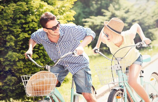 Summer cycling tour couple